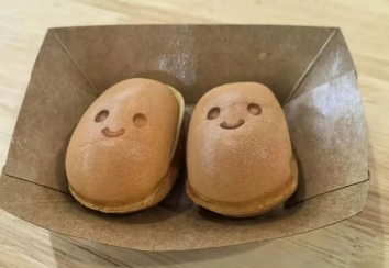 盈丰财富 海淀这所中学的视频爆了！评价学校好不好，偷偷观察一个地方就够！